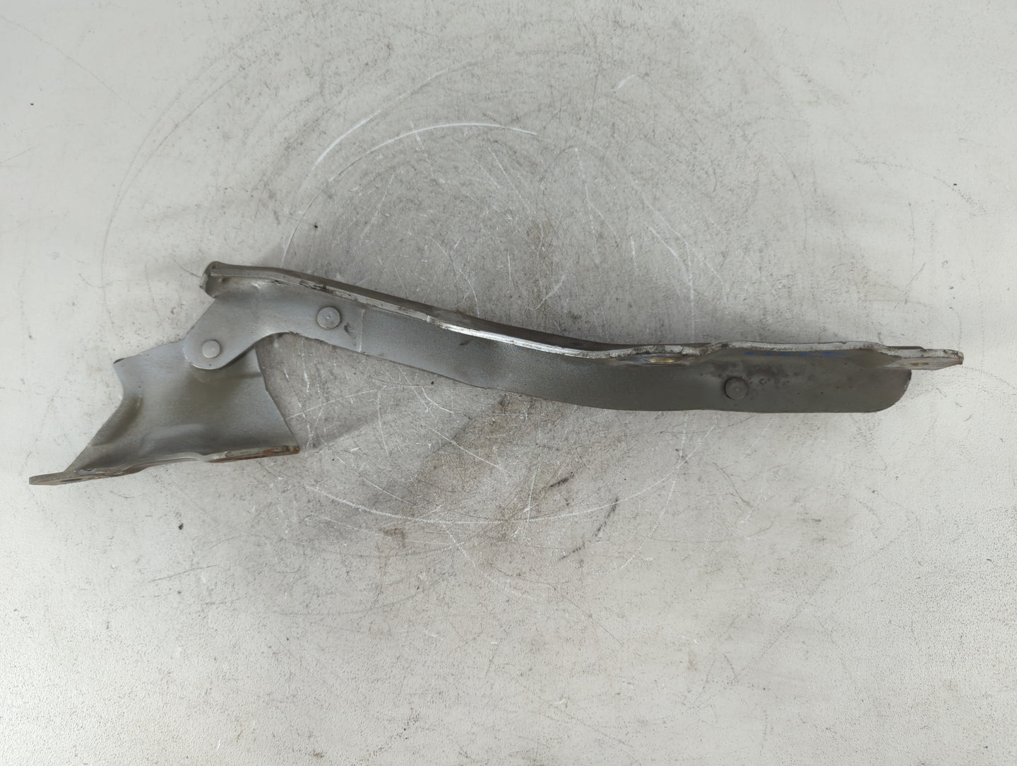 2005 Ford F-250 Super Duty Driver Left Hood Hinge - Oemusedautoparts1.com