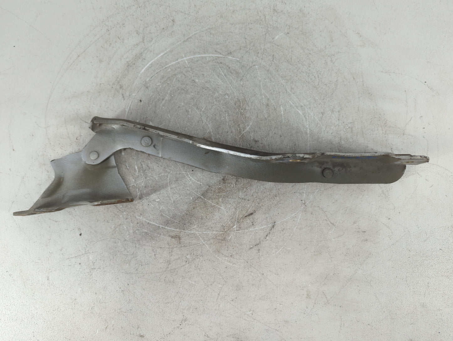 2005 Ford F-250 Super Duty Driver Left Hood Hinge - Oemusedautoparts1.com