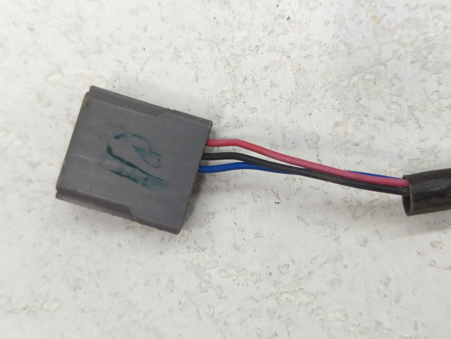 2001-2007 Ford F-250 Super Duty Driver Side View Mirror - Left Door Mirror OEM Used - Oemusedautoparts1.com