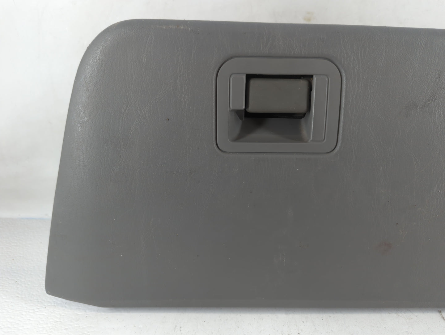 2005 Ford F-250 Super Duty Passenger Glove Box Door Storage Compartment - Oemusedautoparts1.com