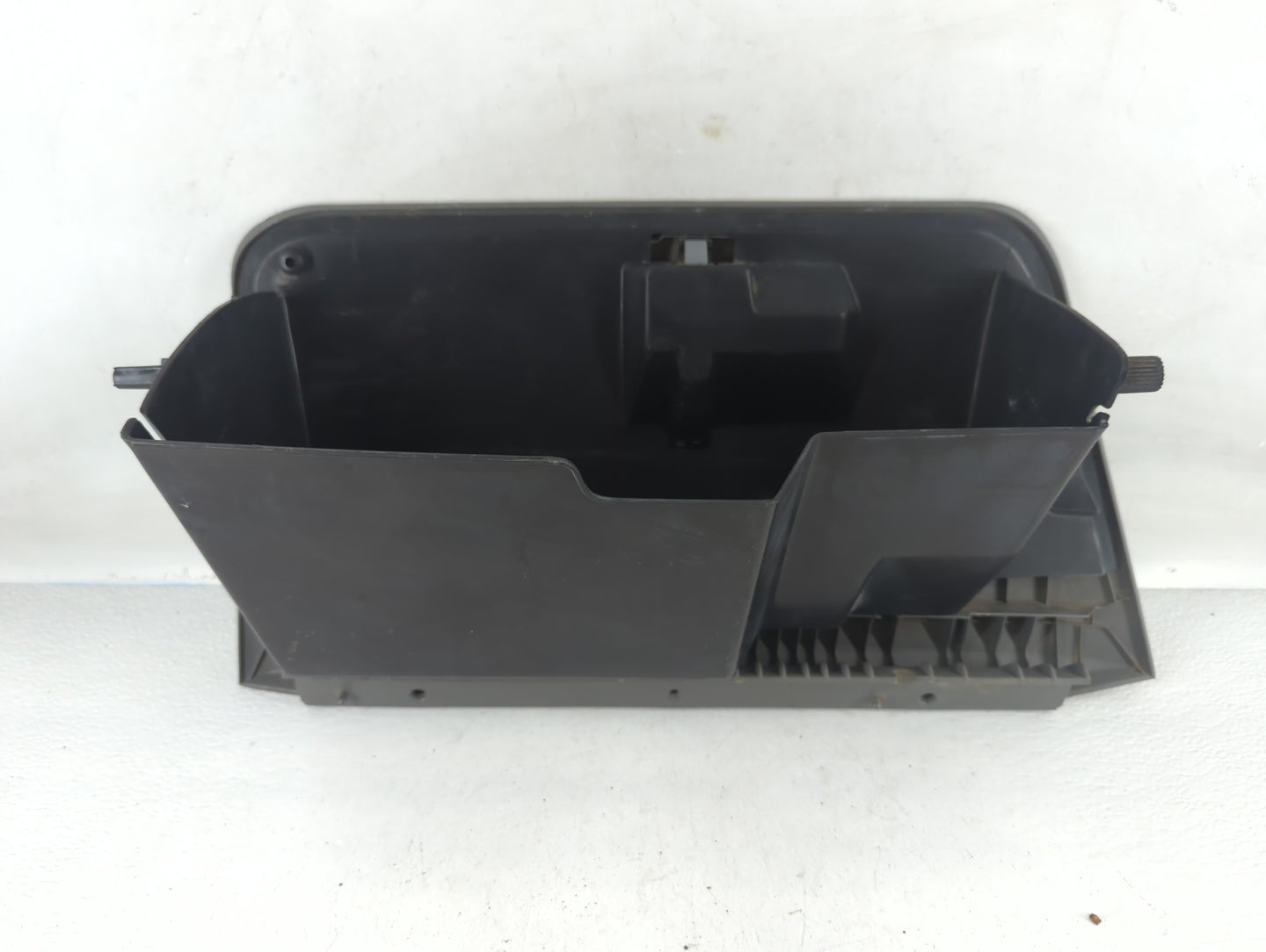 2005 Ford F-250 Super Duty Passenger Glove Box Door Storage Compartment - Oemusedautoparts1.com