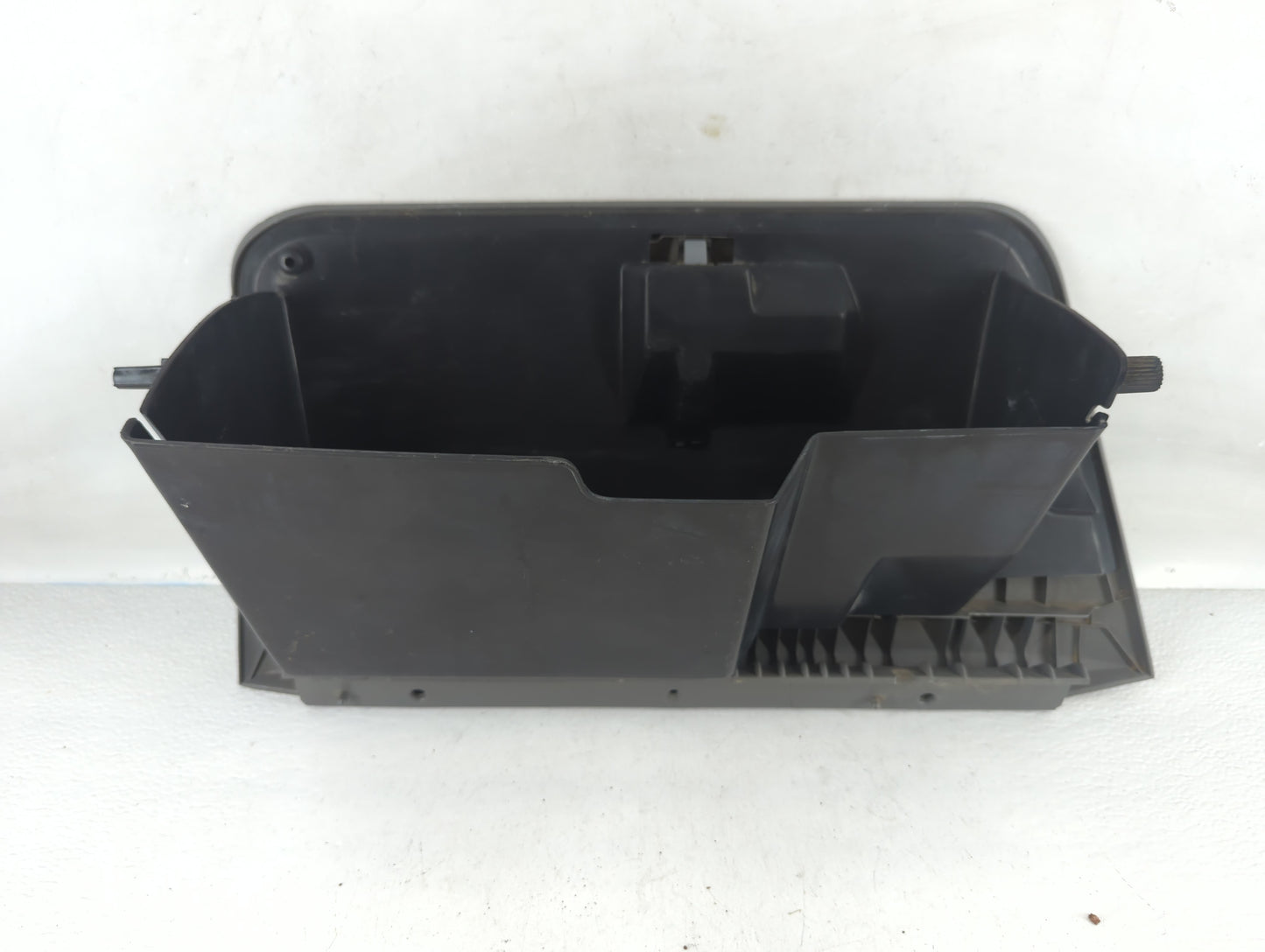 2005 Ford F-250 Super Duty Passenger Glove Box Door Storage Compartment - Oemusedautoparts1.com