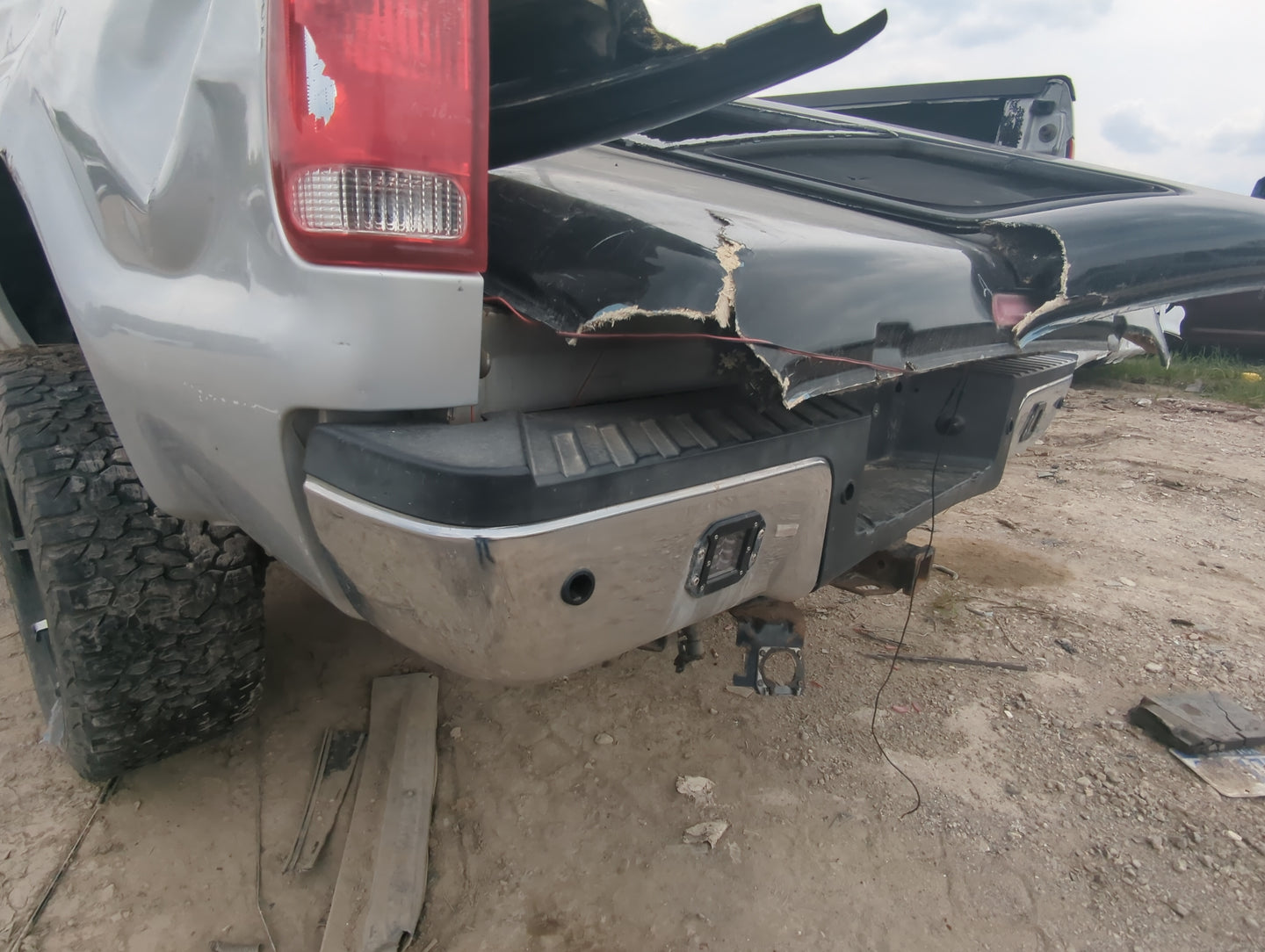 1999-2007 Ford F-250 Super Duty Rear Bumper Assembly Oem - Oemusedautoparts1.com
