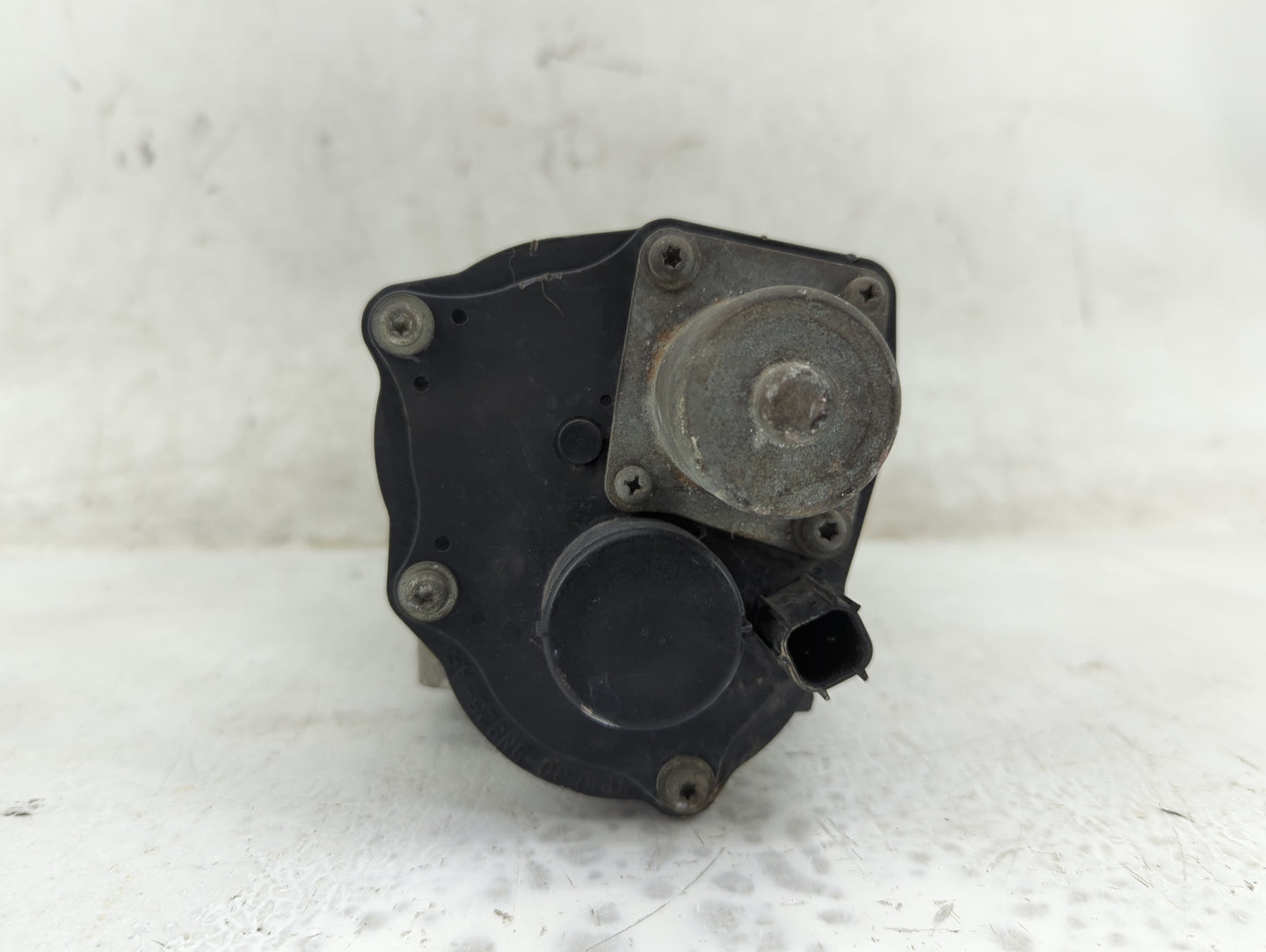 2005-2010 Ford F-250 Super Duty Throttle Body Fits Fits 2004 2005 2006 2007 2008 2009 2010 OEM Used Auto Parts - Oemusedauto