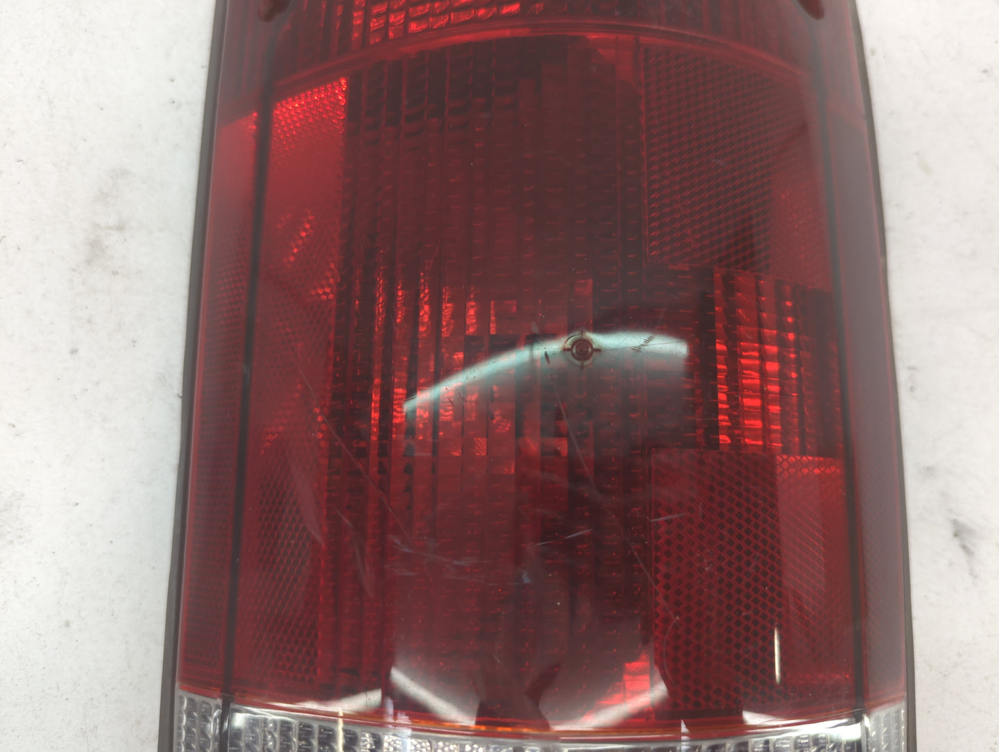 1999-2007 Ford F-350 Super Duty Tail Light Assembly Passenger Right OEM P/N:F7UB-13440-AB Fits OEM Used Auto Parts - Oemused