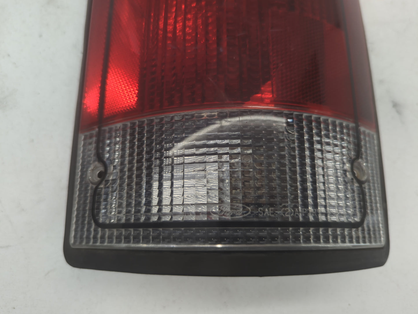 1999-2007 Ford F-350 Super Duty Tail Light Assembly Passenger Right OEM P/N:F7UB-13440-AB Fits OEM Used Auto Parts - Oemused