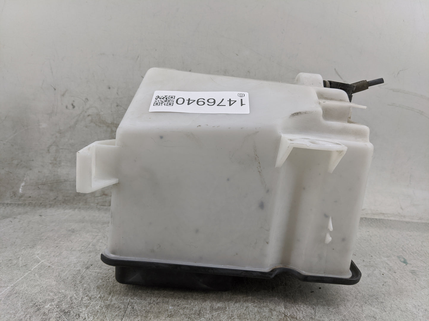 Ford F150 Windshield Washer Fluid Reservoir Bottle Oem - Oemusedautoparts1.com