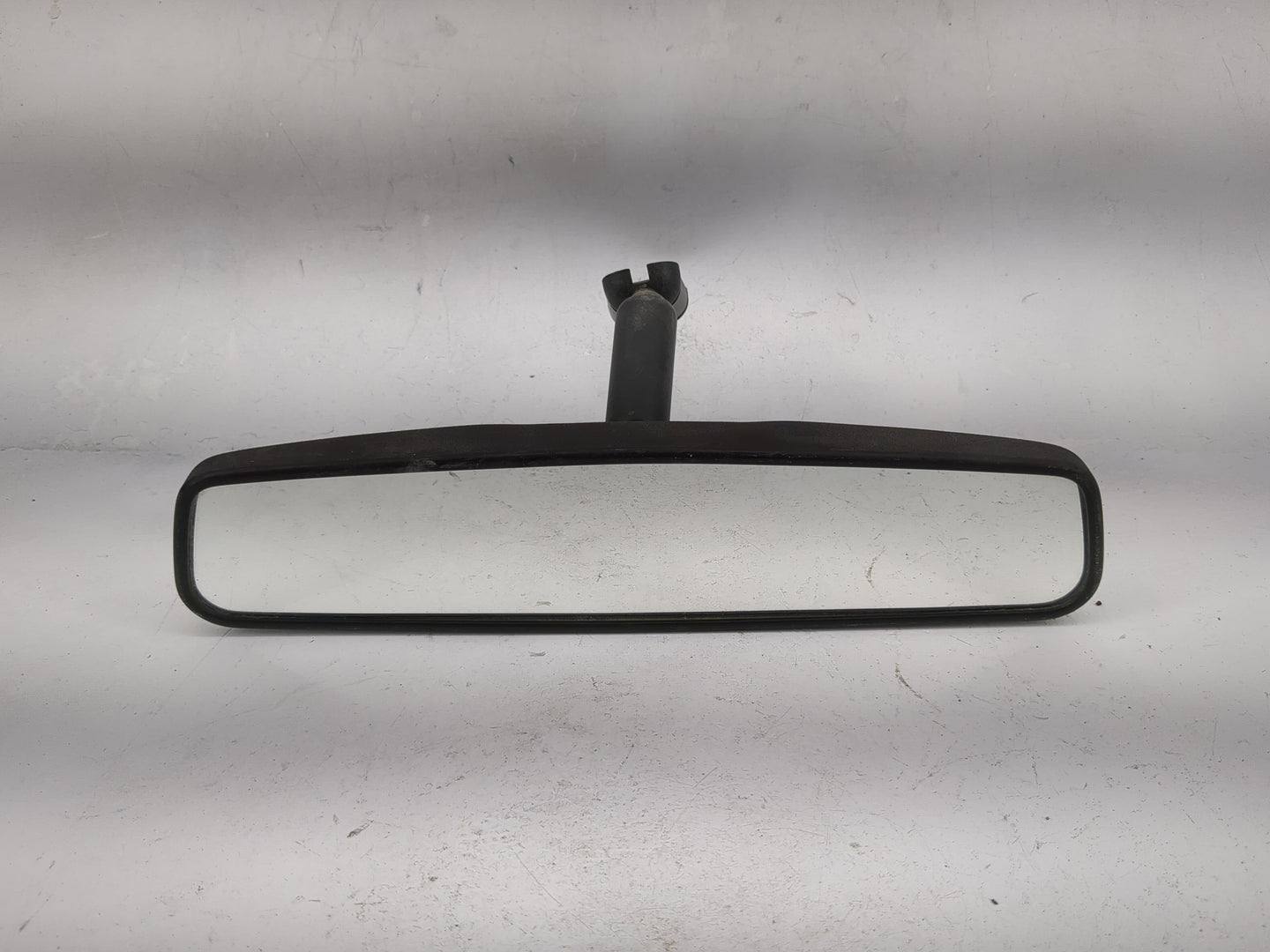 2005 Ford F150 Interior Rear View Mirror Replacement OEM P/N:011083 Fits OEM Used Auto Parts - Oemusedautoparts1.com