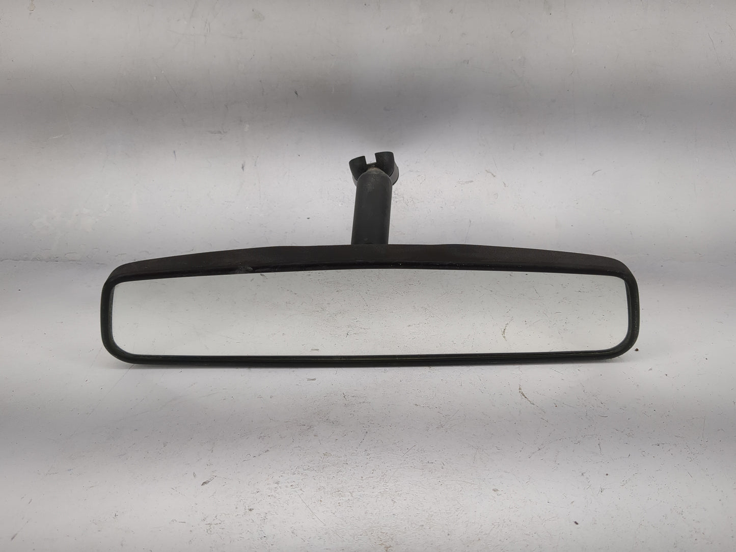 2005 Ford F150 Interior Rear View Mirror Replacement OEM P/N:011083 Fits OEM Used Auto Parts - Oemusedautoparts1.com