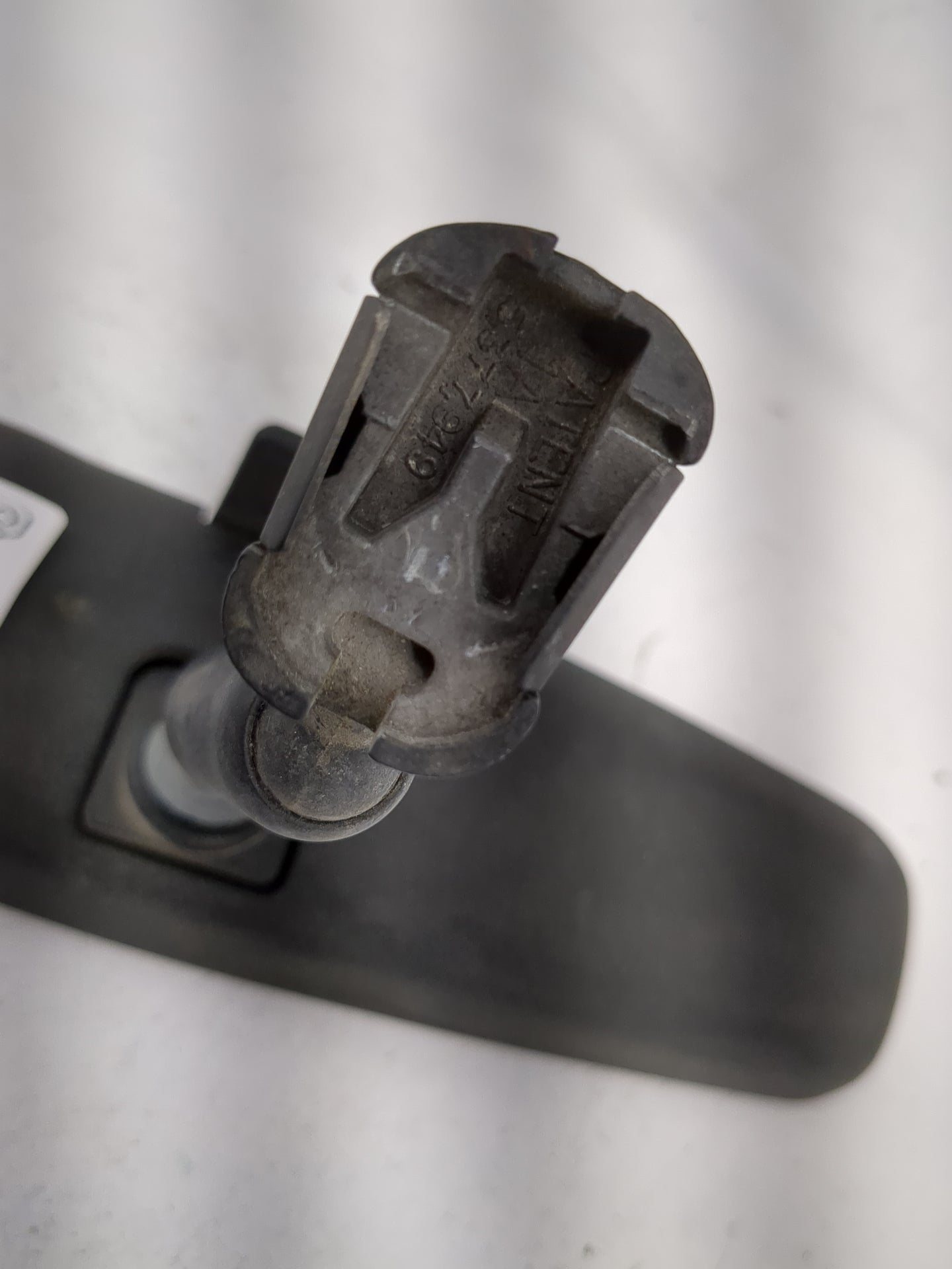 2005 Ford F150 Interior Rear View Mirror Replacement OEM P/N:011083 Fits OEM Used Auto Parts - Oemusedautoparts1.com