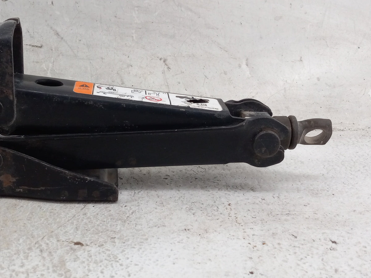 2005 Ford F150 Spare Scissor Car Jack Black - Oemusedautoparts1.com