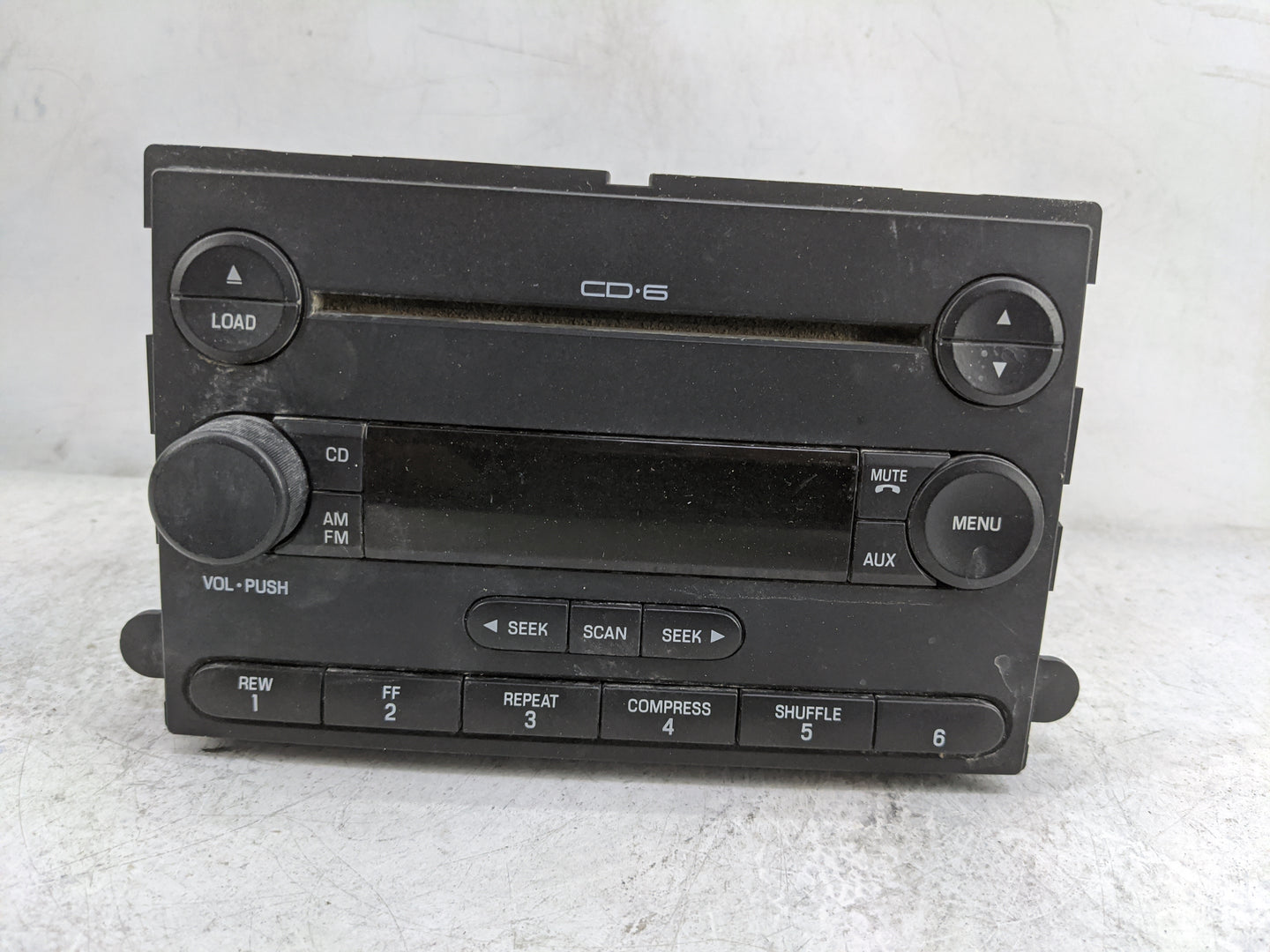 2005 Ford F250sd Radio AM FM Cd Player Receiver Replacement P/N:5C3T-18C815-CD DEH-MG2047ZF2 Fits OEM Used Auto Parts - Oemu