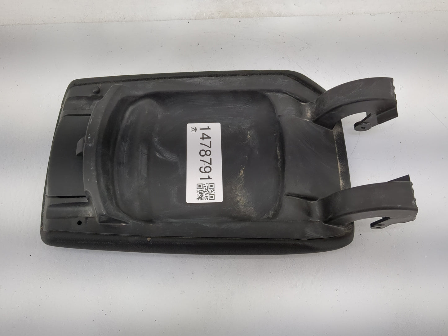 2005 Ford F250sd Center Console Armrest Cover Lid Fits OEM Used Auto Parts - Oemusedautoparts1.com