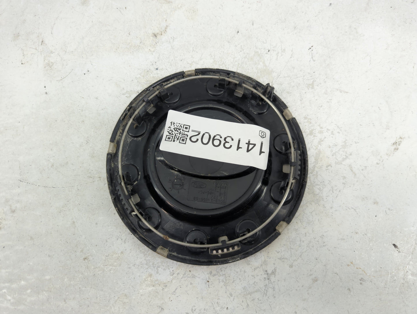 2005 Ford Five Hundred Center Cap Oem 1413902 - Oemusedautoparts1.com