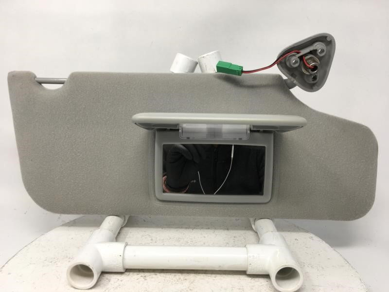 2005-2007 Ford Five Hundred Sun Visor Shade Replacement Passenger Right Mirror Fits Fits 2005 2006 2007 OEM Used Auto Parts 