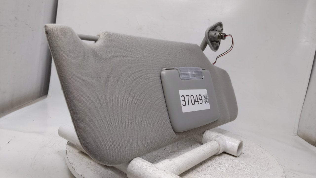 2005 Ford Five Hundred Sun Visor Shade Replacement Passenger Right Mirror Fits OEM Used Auto Parts - Oemusedautoparts1.com