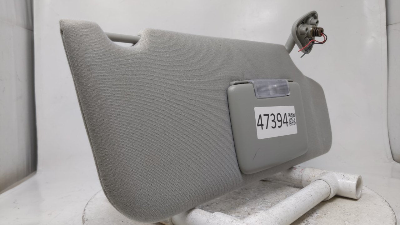 2005 Ford Five Hundred Sun Visor Shade Replacement Passenger Right Mirror Fits OEM Used Auto Parts - Oemusedautoparts1.com