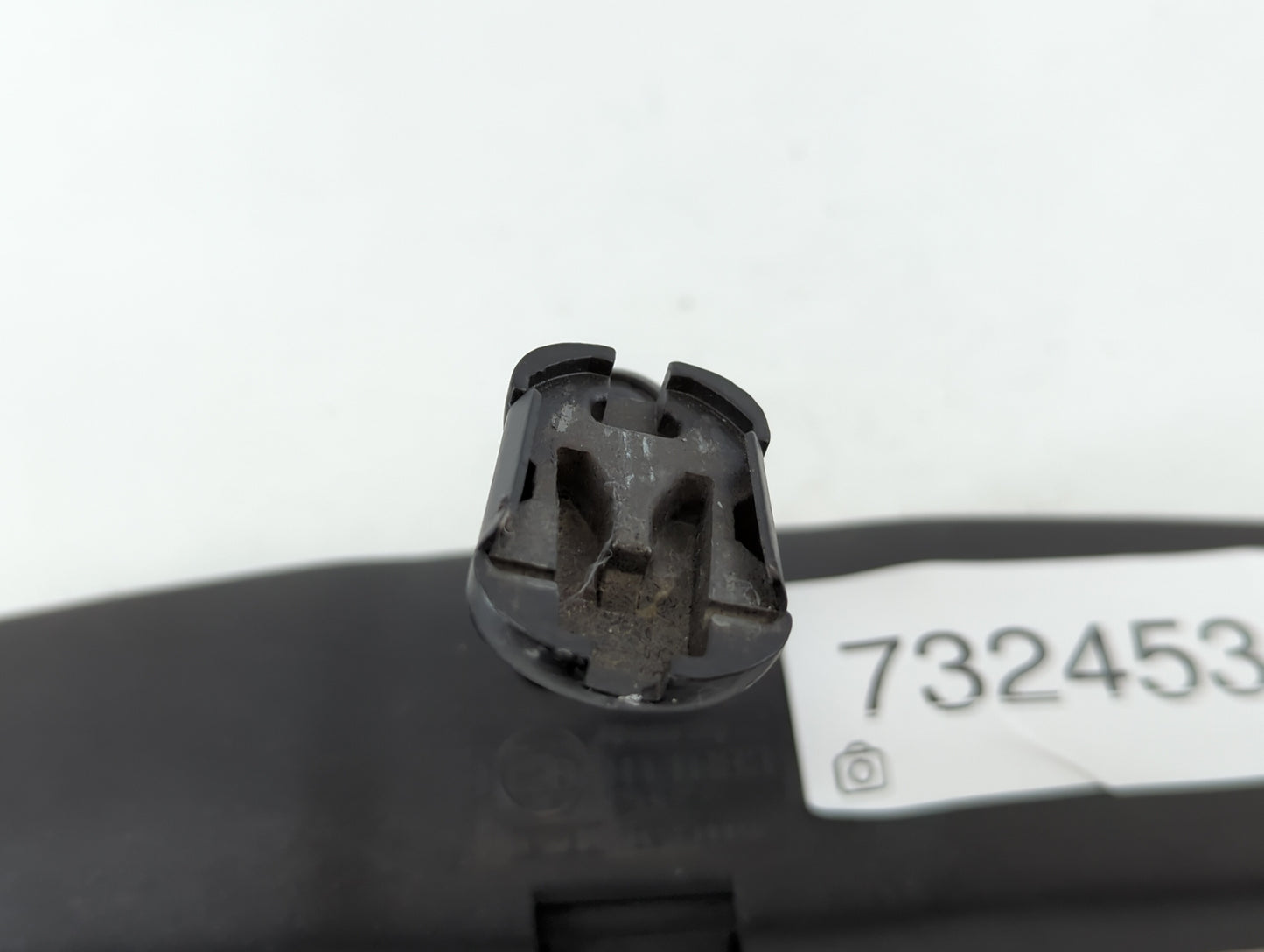 2005 Ford Five Hundred Interior Rear View Mirror Replacement OEM P/N:IE8011083 Fits OEM Used Auto Parts - Oemusedautoparts1.