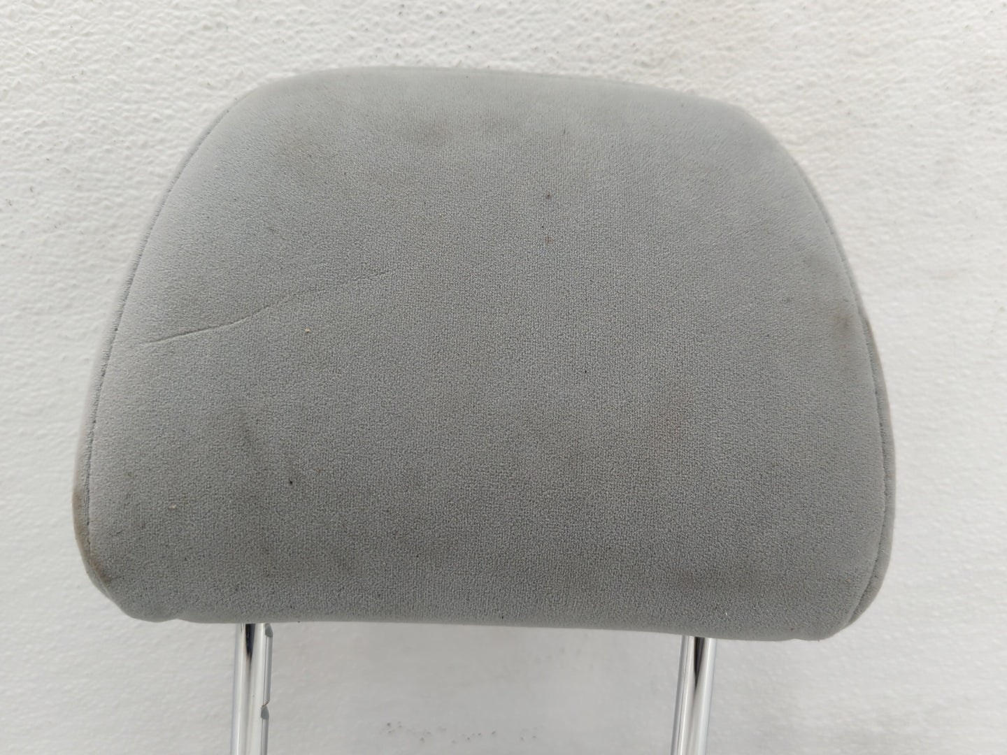 2005-2006 Ford Five Hundred Headrest Head Rest Front Driver Passenger Seat Fits Fits 2005 2006 OEM Used Auto Parts - Oemused