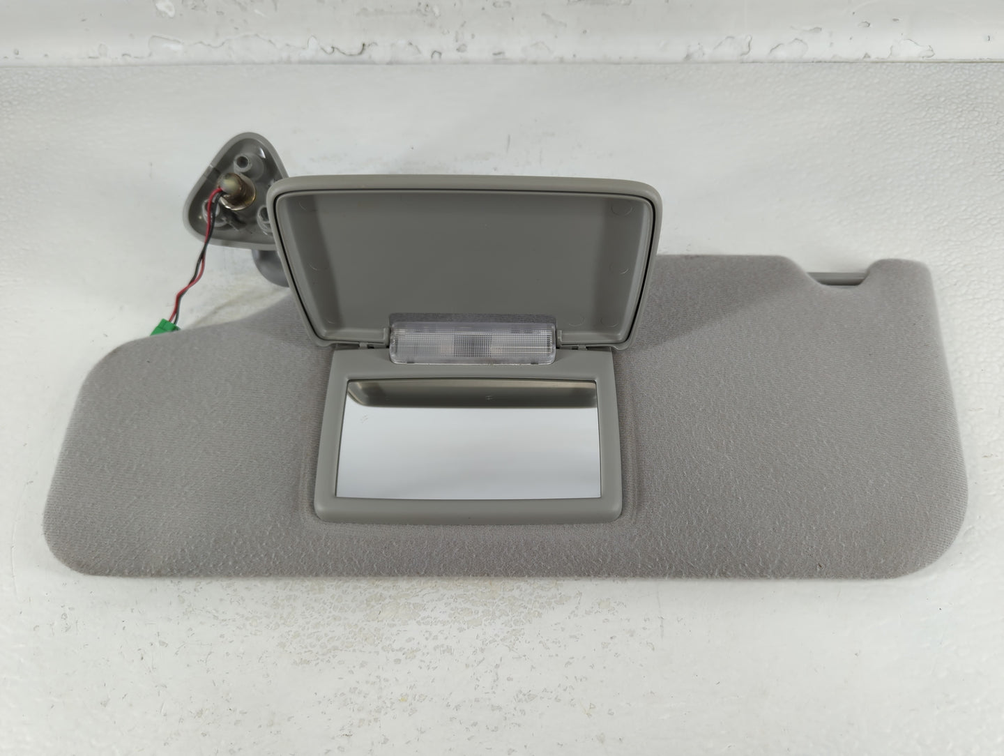 2005-2007 Ford Five Hundred Sun Visor Shade Replacement Driver Left Mirror Fits Fits 2005 2006 2007 OEM Used Auto Parts - Oe