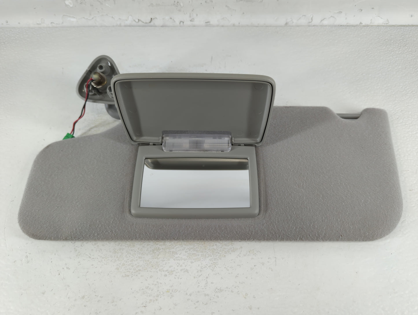2005-2007 Ford Five Hundred Sun Visor Shade Replacement Driver Left Mirror Fits Fits 2005 2006 2007 OEM Used Auto Parts - Oe
