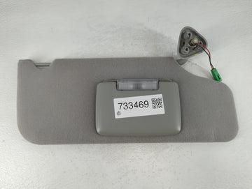 2005-2007 Ford Five Hundred Sun Visor Shade Replacement Passenger Right Mirror Fits Fits 2005 2006 2007 OEM Used Auto Parts