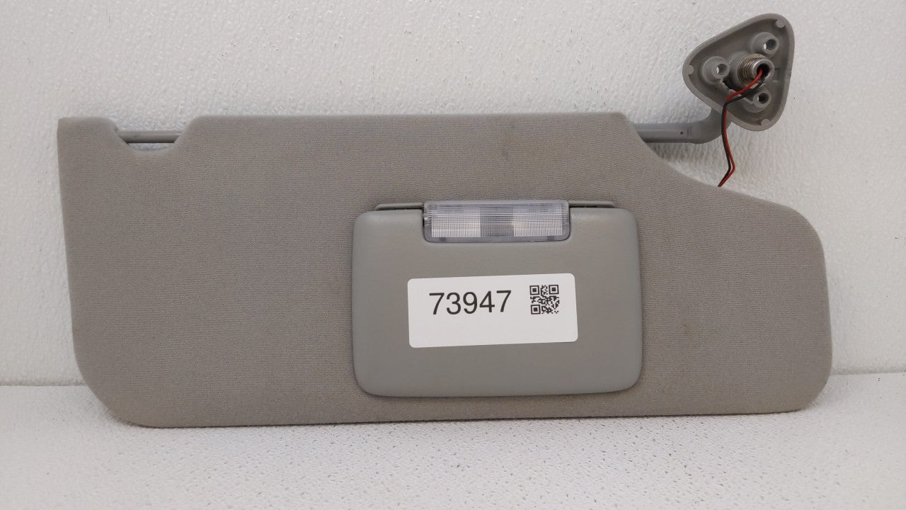 2005-2007 Ford Five Hundred Sun Visor Shade Replacement Passenger Right Mirror Fits Fits 2005 2006 2007 OEM Used Auto Parts 