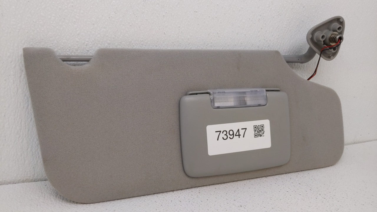 2005-2007 Ford Five Hundred Sun Visor Shade Replacement Passenger Right Mirror Fits Fits 2005 2006 2007 OEM Used Auto Parts 