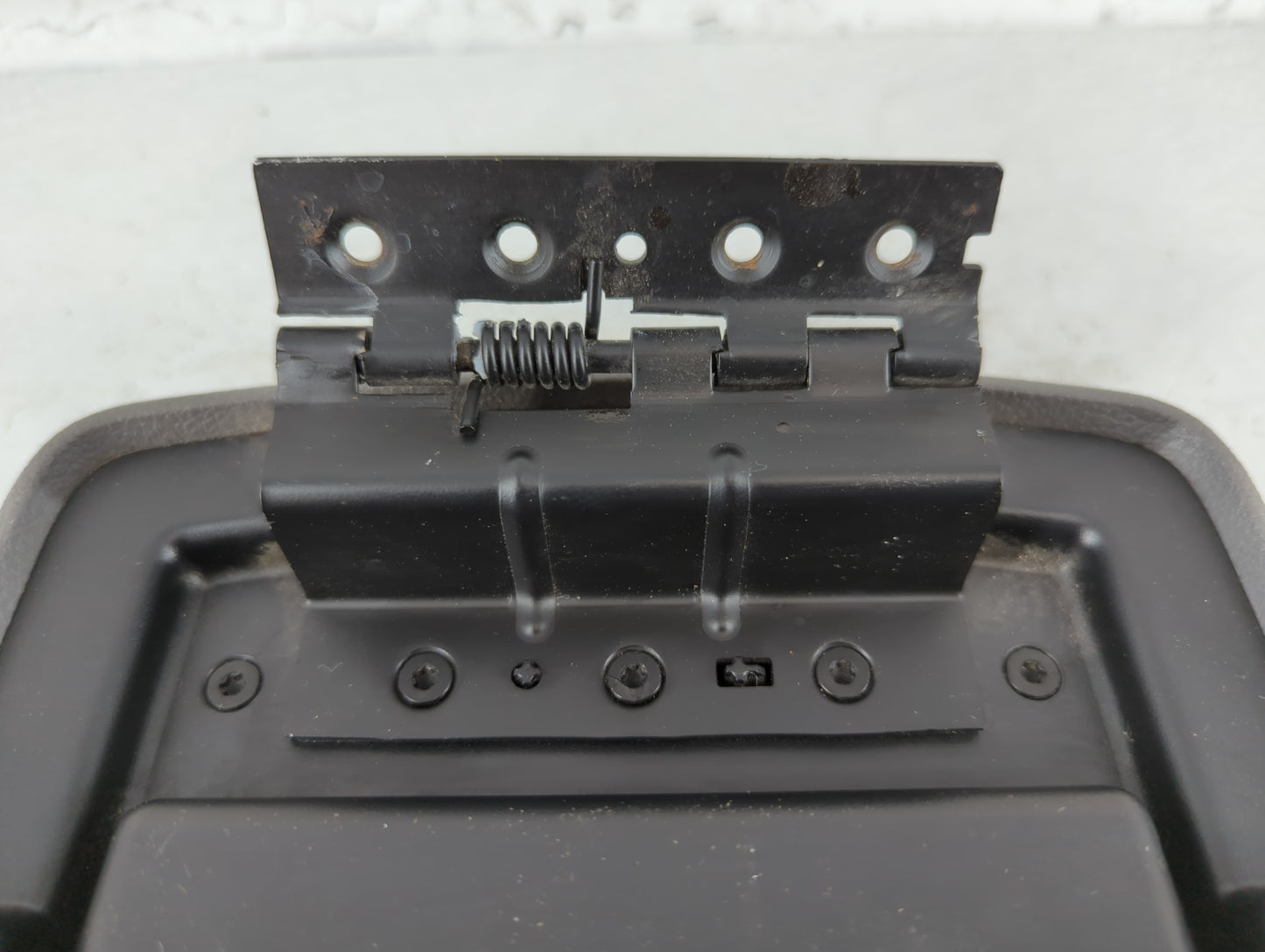 2005 Ford Five Hundred Center Console Armrest Cover Lid Fits OEM Used Auto Parts - Oemusedautoparts1.com