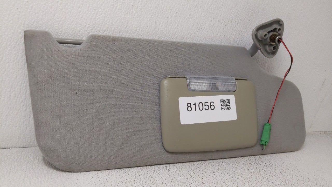 2005-2007 Ford Five Hundred Sun Visor Shade Replacement Passenger Right Mirror Fits Fits 2005 2006 2007 OEM Used Auto Parts 