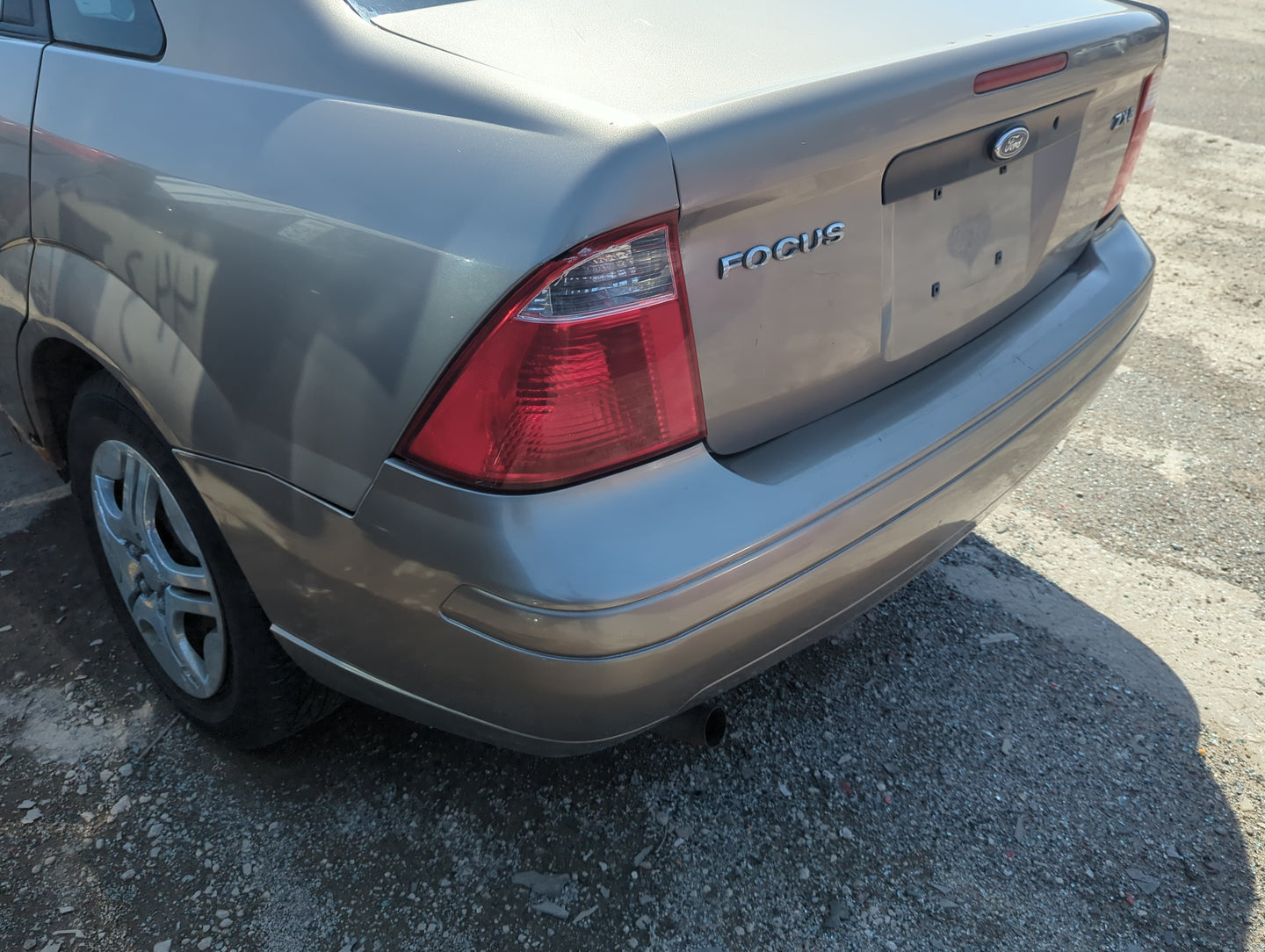 2005-2007 Ford Focus Rear Bumper Assembly Oem - Oemusedautoparts1.com