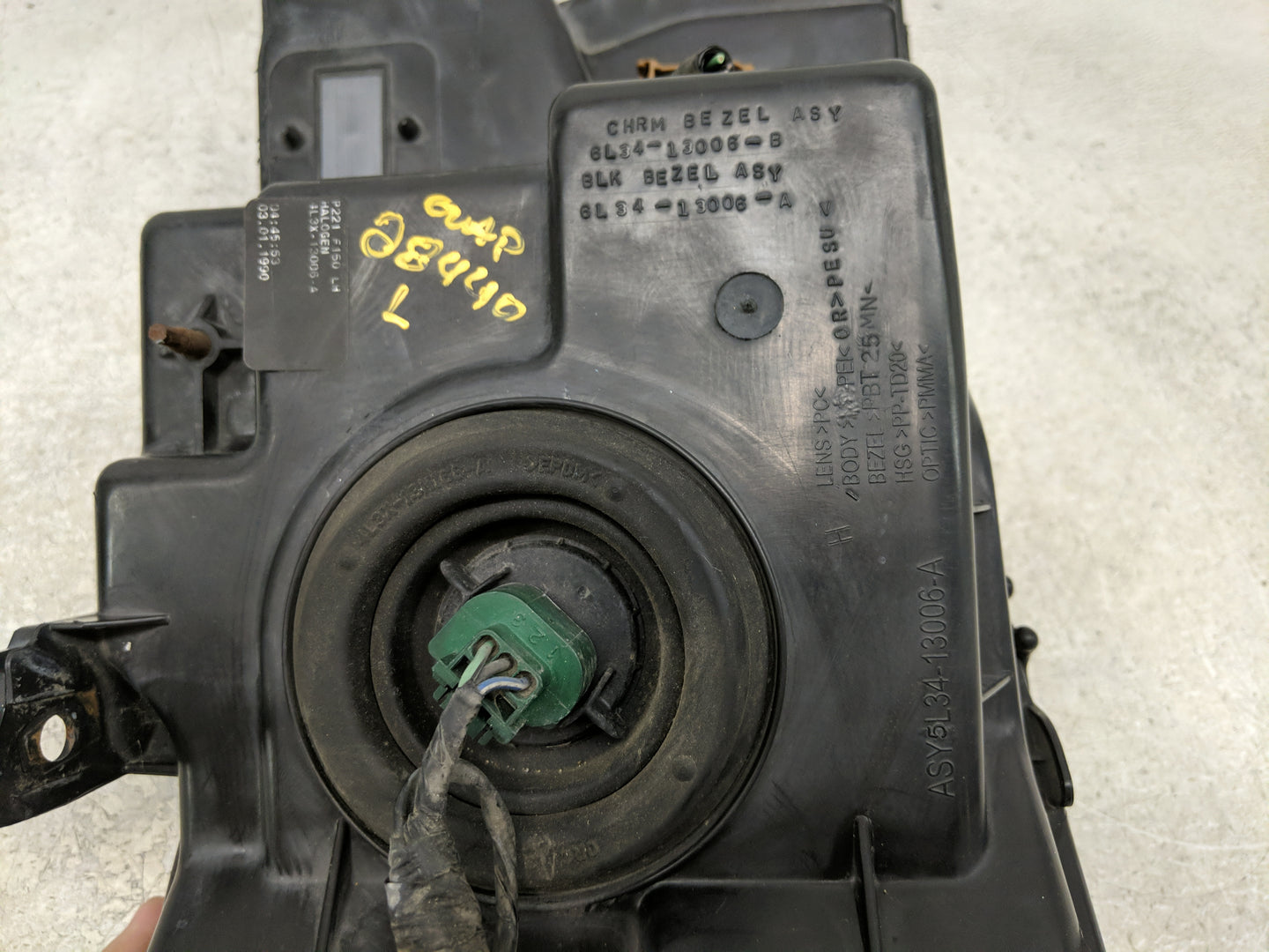 Ford Ford F150 Pickup Driver Left Oem Head Light Headlight Lamp - Oemusedautoparts1.com