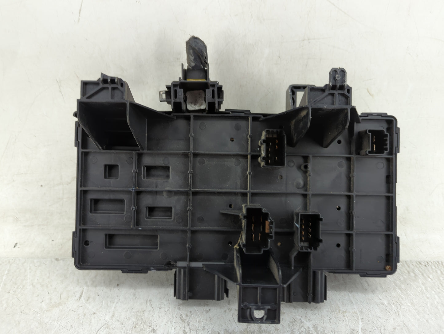 2005 Ford Ford F150 Pickup Fusebox Fuse Box Panel Relay Module Fits OEM Used Auto Parts - Oemusedautoparts1.com