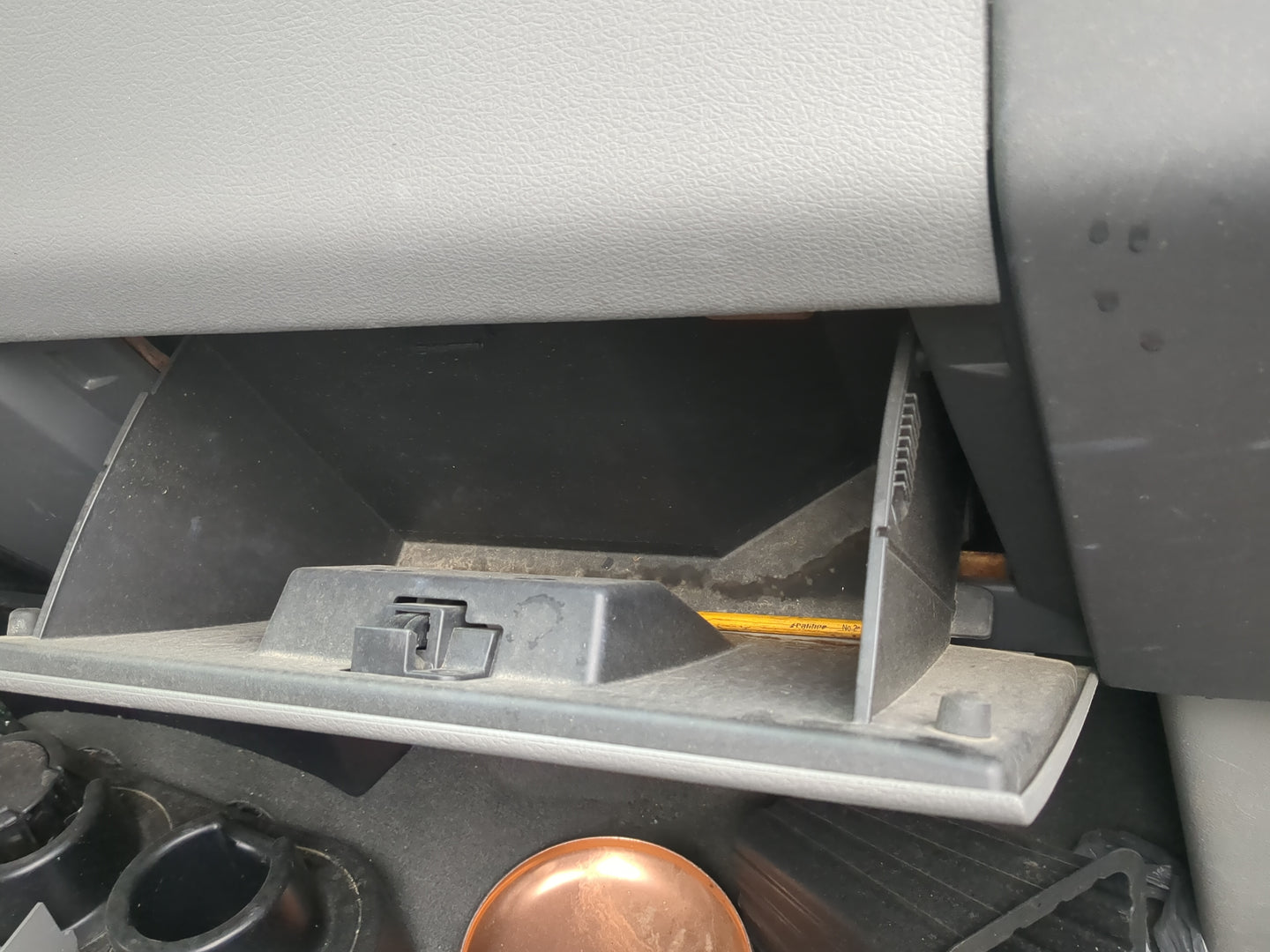2005 Ford Ford F150 Pickup Passenger Glove Box Door Storage Compartment - Oemusedautoparts1.com