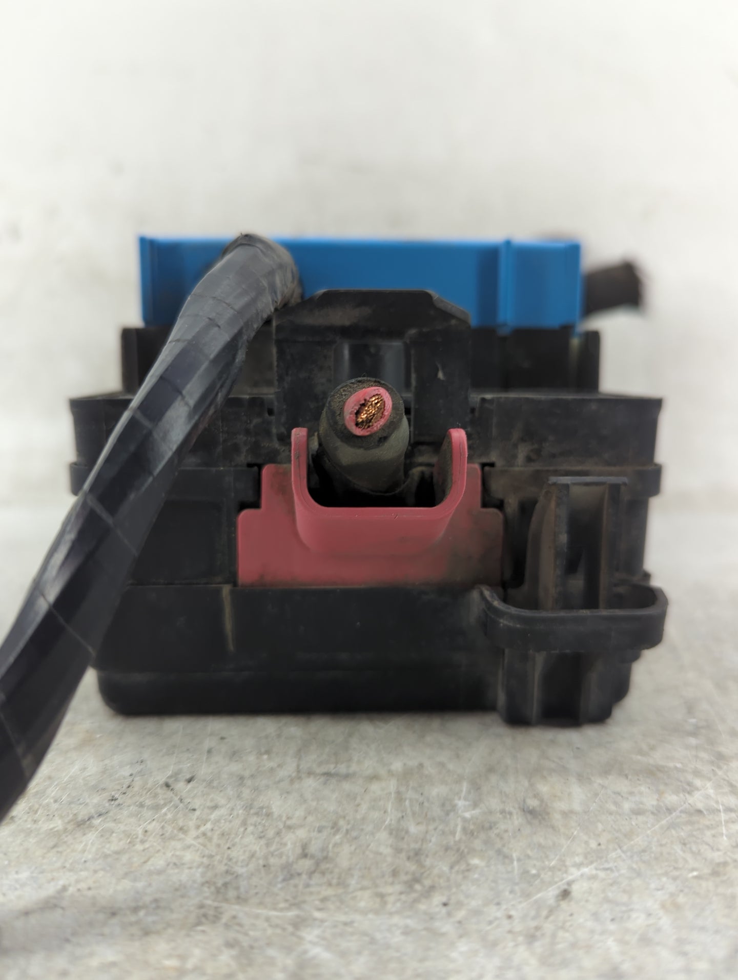 2004-2005 Ford Freestar Fusebox Fuse Box Panel Relay Module P/N:3F2T-14K001-BK 15483929 Fits Fits 2004 2005 OEM Used Auto Pa