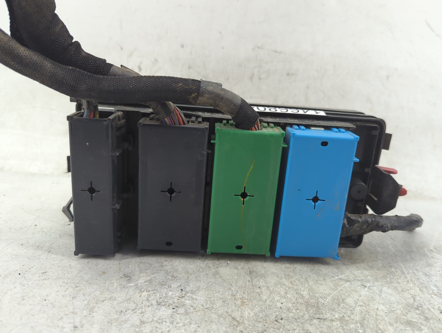 2004-2005 Ford Freestar Fusebox Fuse Box Panel Relay Module P/N:3F2T-14K001-BK 15483929 Fits Fits 2004 2005 OEM Used Auto Pa