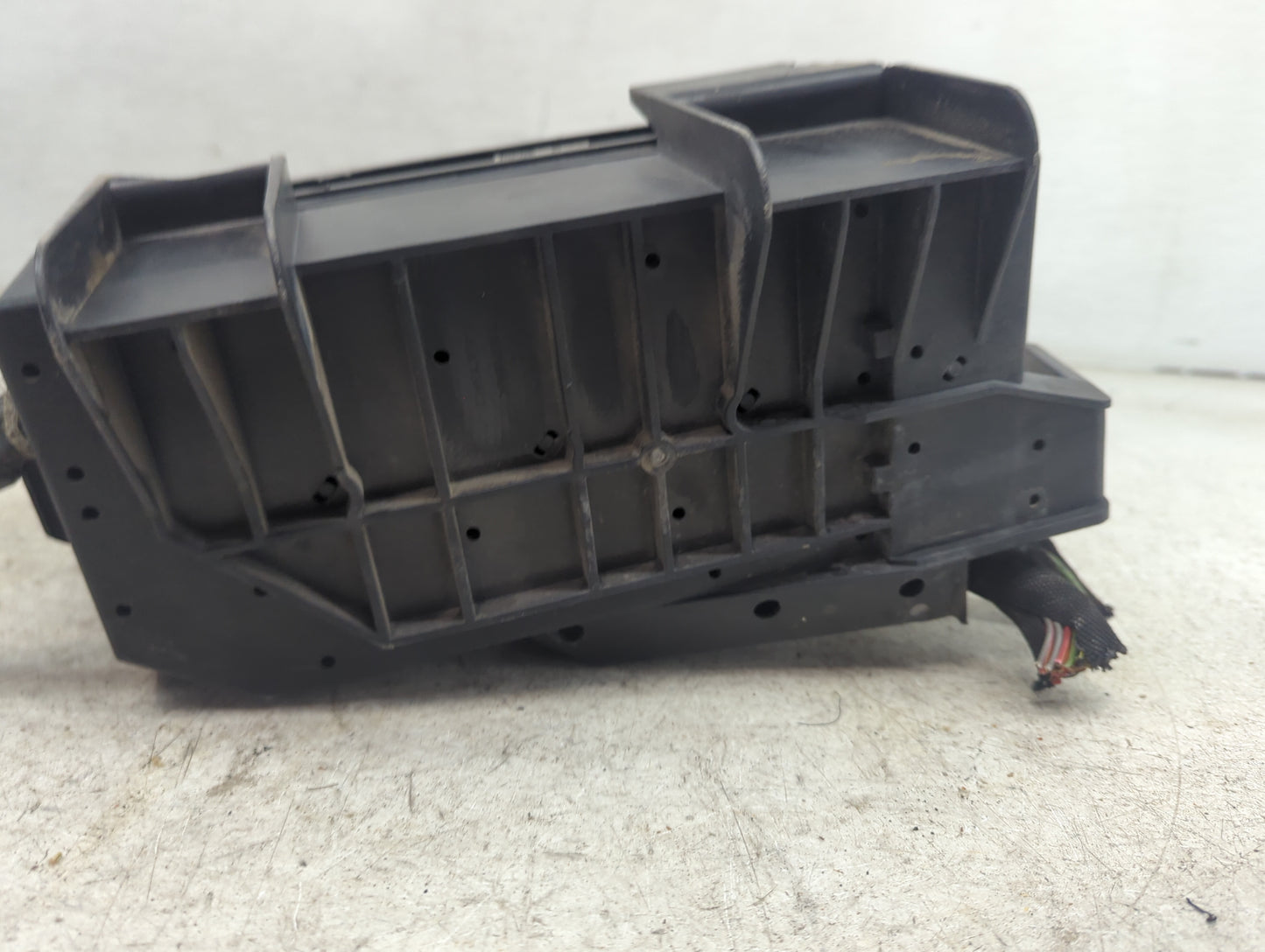 2004-2005 Ford Freestar Fusebox Fuse Box Panel Relay Module P/N:3F2T-14A067-AA Fits Fits 2004 2005 OEM Used Auto Parts - Oem
