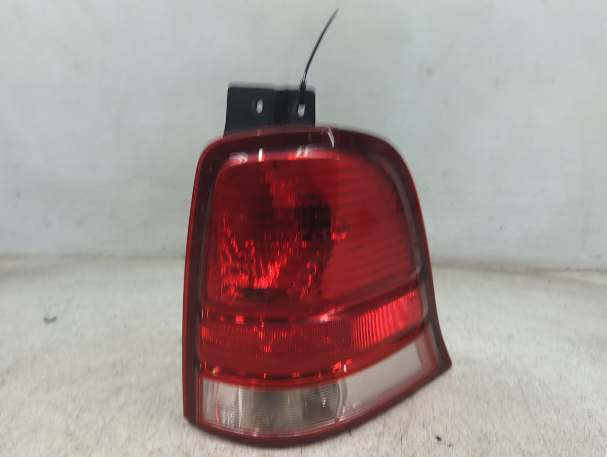 2004-2007 Ford Freestar Tail Light Assembly Passenger Right OEM P/N:5F23-13B504 Fits Fits 2004 2005 2006 2007 OEM Used Auto 