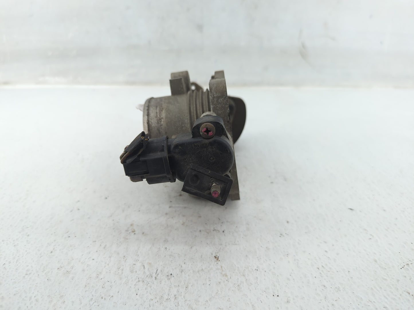 2004-2007 Ford Freestar Throttle Body Fits Fits 2004 2005 2006 2007 OEM Used Auto Parts - Oemusedautoparts1.com