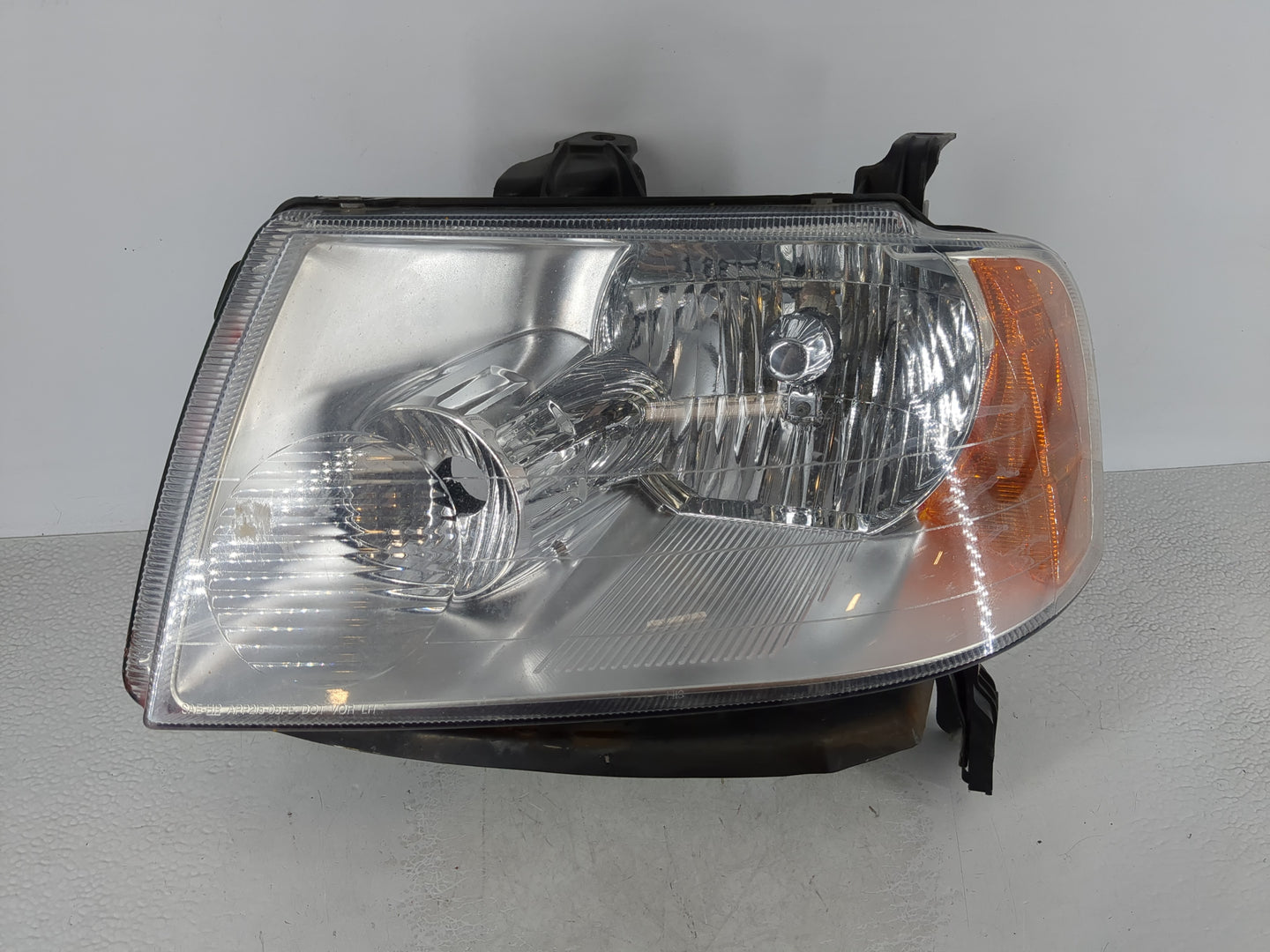 2005-2007 Ford Freestyle Passenger Right Oem Head Light Headlight Lamp - Oemusedautoparts1.com