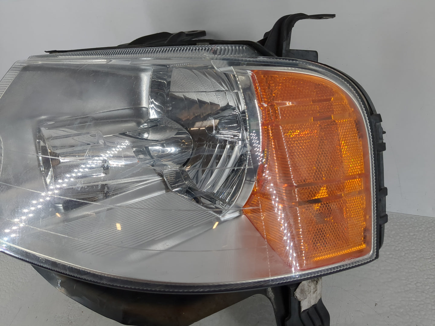2005-2007 Ford Freestyle Passenger Right Oem Head Light Headlight Lamp - Oemusedautoparts1.com