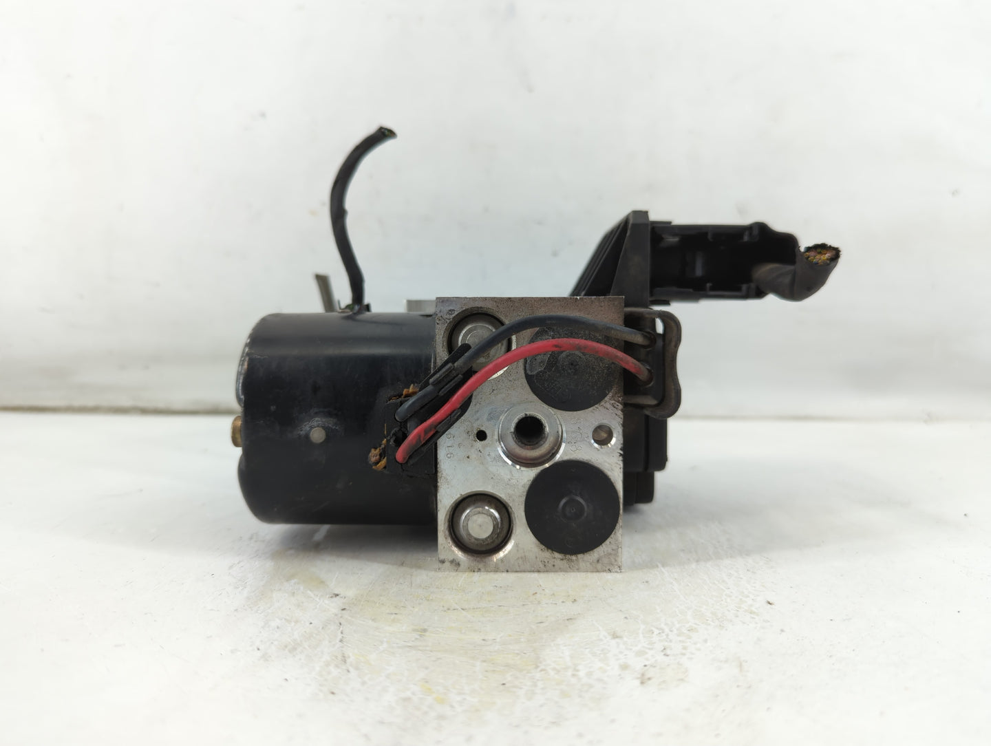 2005 Ford Freestyle ABS Pump Control Module Replacement P/N:A 004 431 46 12 Fits Fits 2006 2007 OEM Used Auto Parts - Oemuse