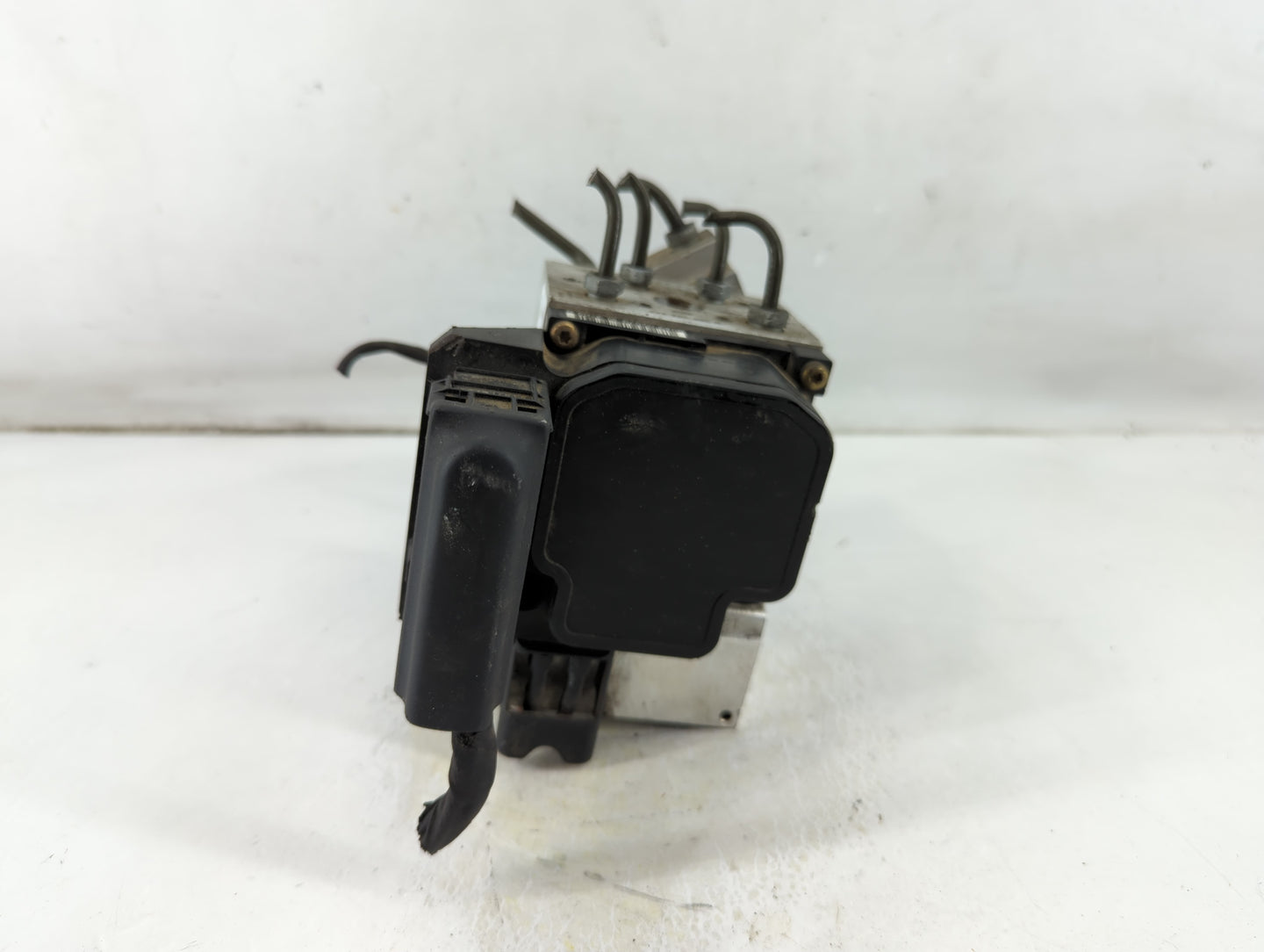 2005 Ford Freestyle ABS Pump Control Module Replacement P/N:A 004 431 46 12 Fits Fits 2006 2007 OEM Used Auto Parts - Oemuse