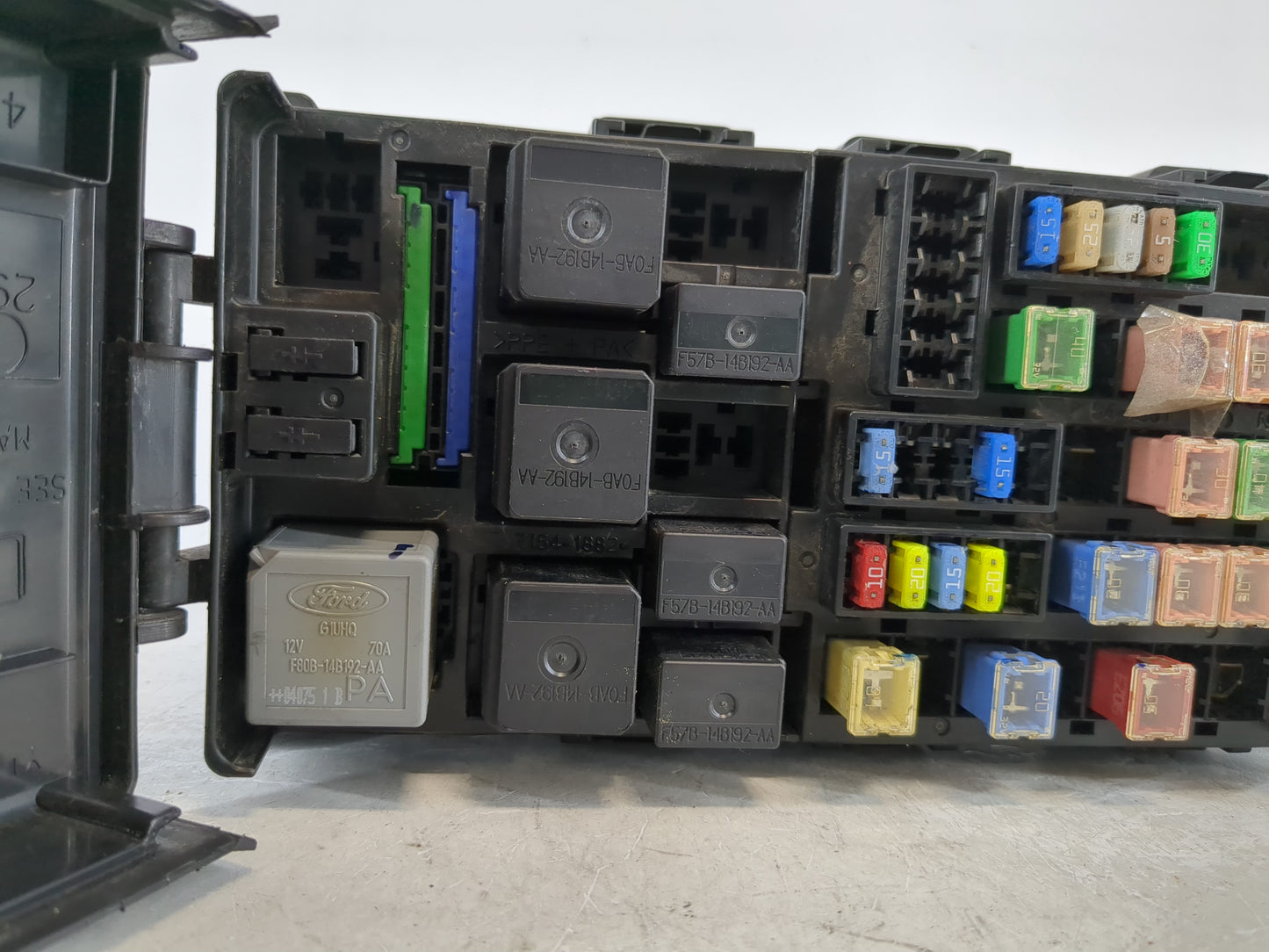 2005-2007 Ford Freestyle Fusebox Fuse Box Panel Relay Module P/N:7154-3176 Fits Fits 2005 2006 2007 OEM Used Auto Parts - Oe