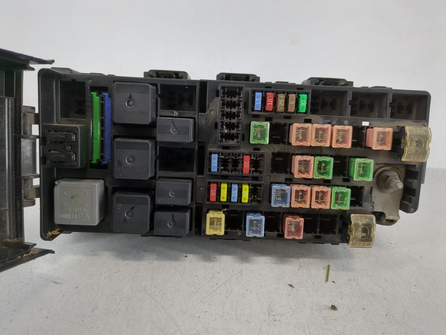 2005-2007 Ford Freestyle Fusebox Fuse Box Panel Relay Module P/N:U1520426120914 Fits Fits 2005 2006 2007 OEM Used Auto Parts
