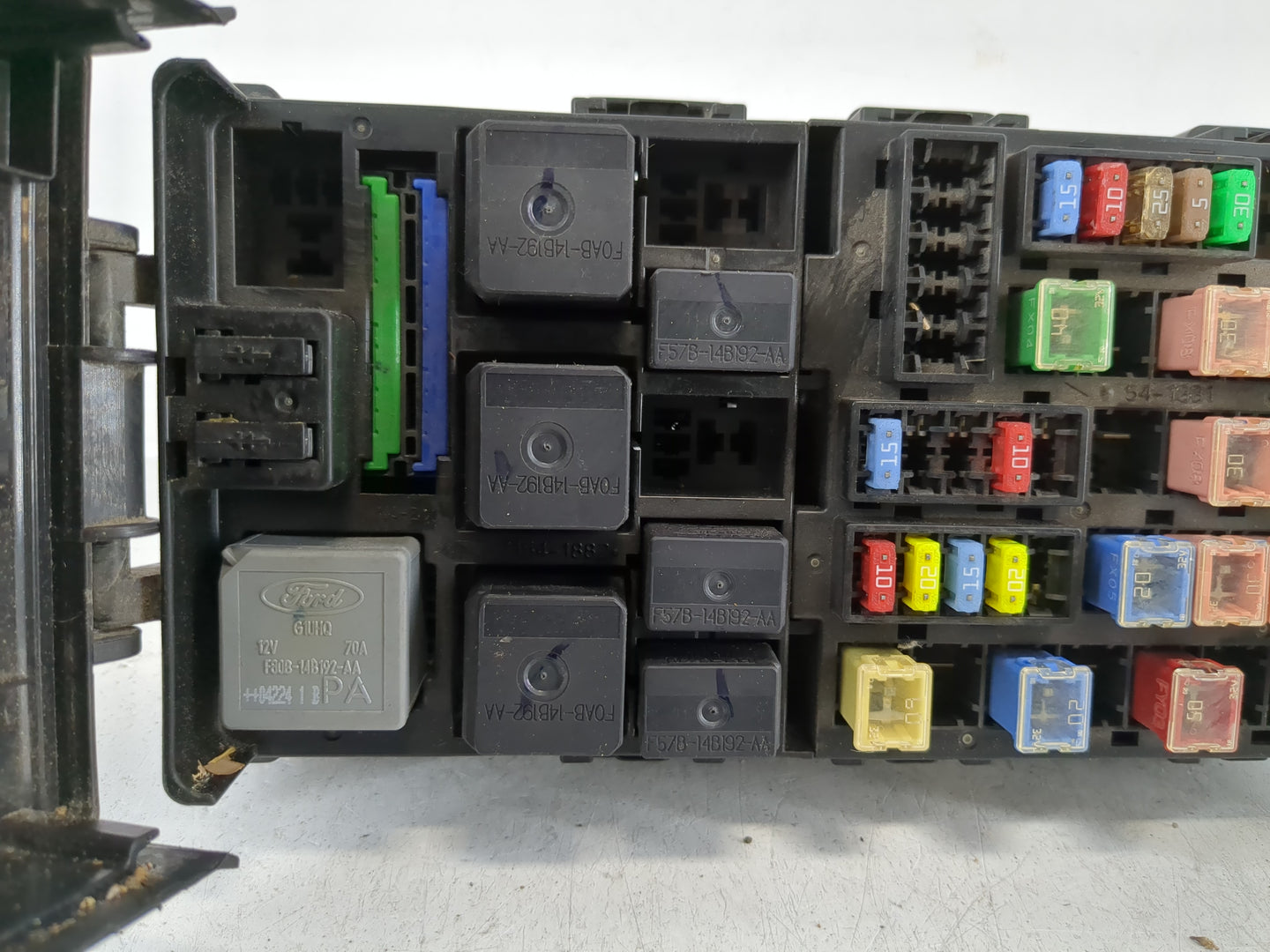 2005-2007 Ford Freestyle Fusebox Fuse Box Panel Relay Module P/N:U1520426120914 Fits Fits 2005 2006 2007 OEM Used Auto Parts