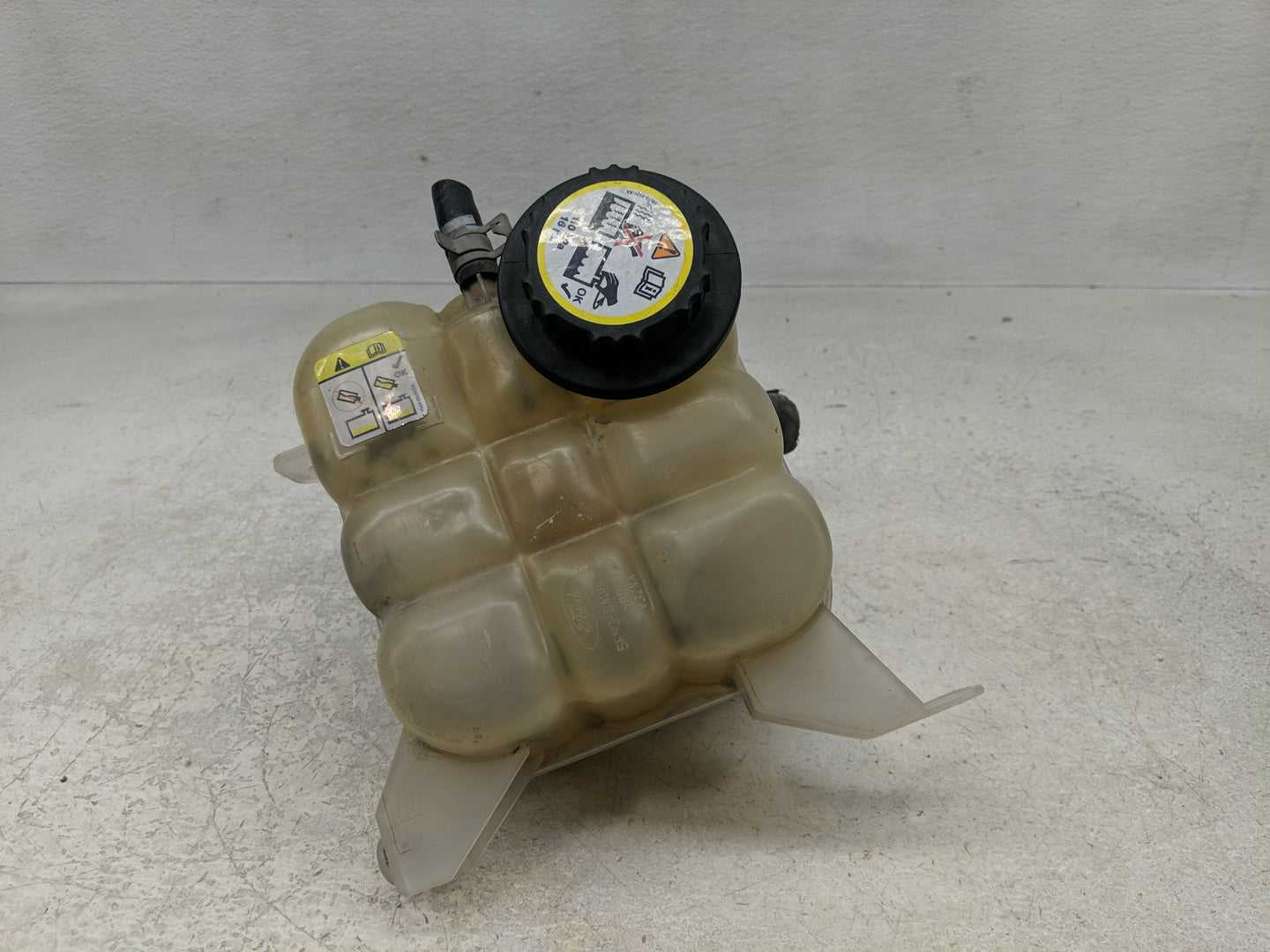 2005-2007 Ford Freestyle Windshield Washer Fluid Reservoir Bottle Oem - Oemusedautoparts1.com