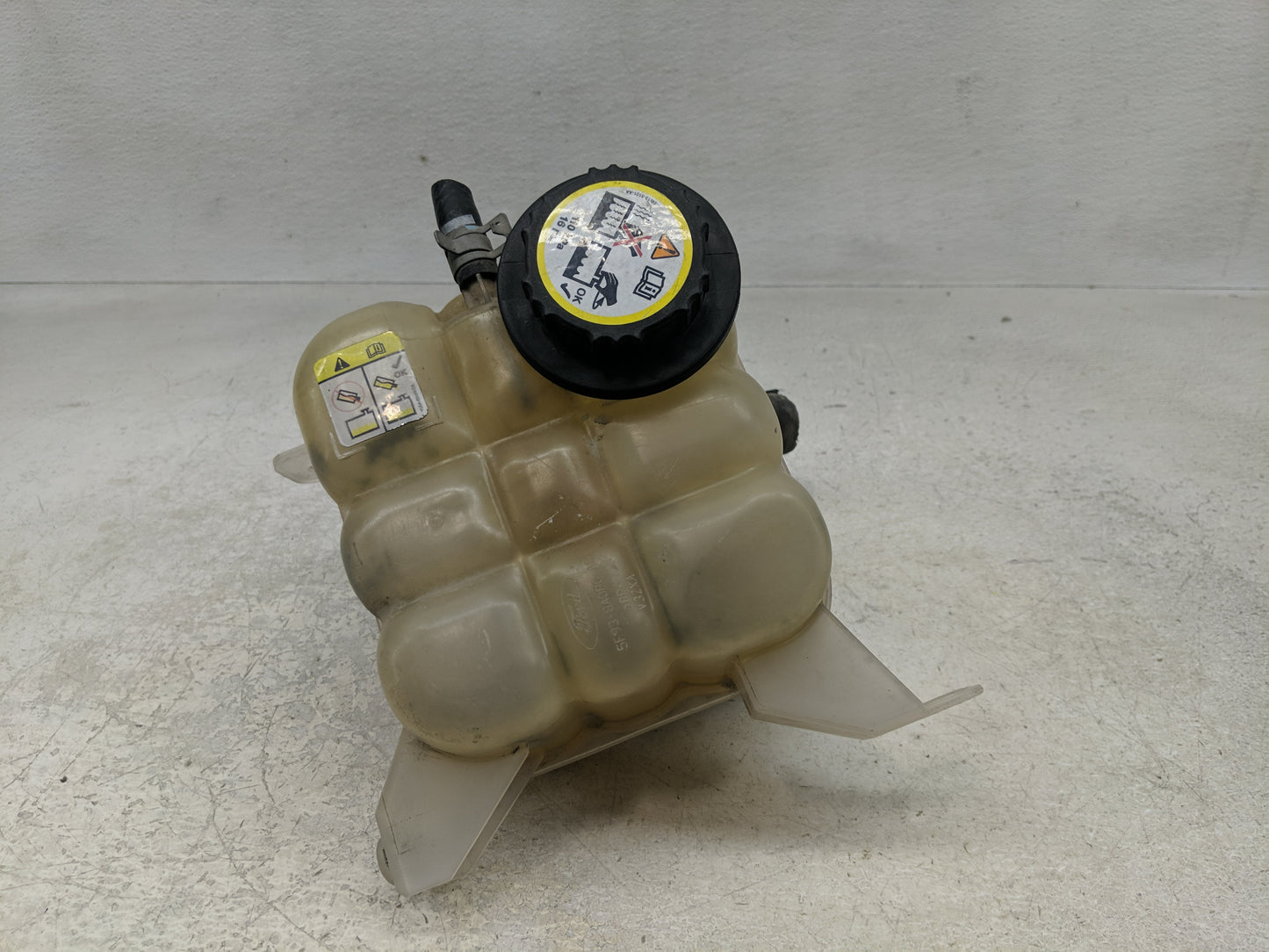 2005-2007 Ford Freestyle Windshield Washer Fluid Reservoir Bottle Oem - Oemusedautoparts1.com