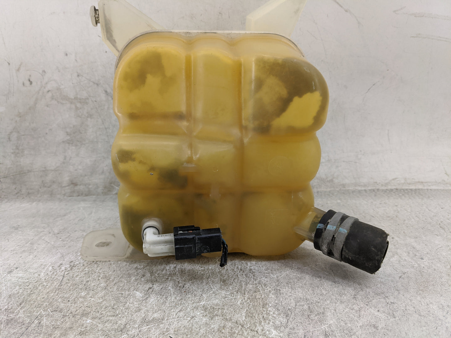 2005-2007 Ford Freestyle Radiator Coolant Overflow Expansion Tank Bottle 1477043 - Oemusedautoparts1.com