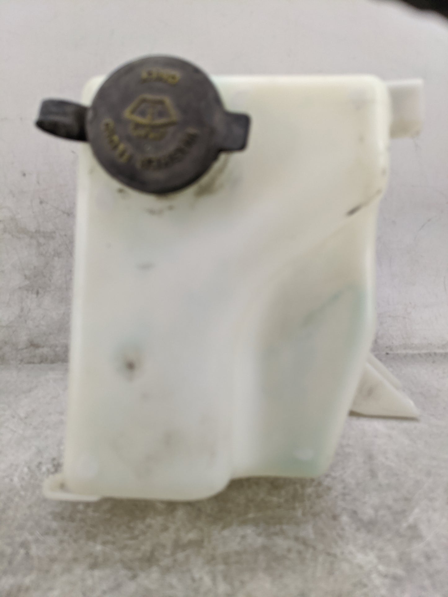 2005-2007 Ford Freestyle Windshield Washer Fluid Reservoir Bottle Oem 1477087 - Oemusedautoparts1.com
